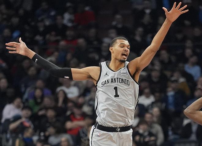 威少三双创纪录力压东契奇文班亚马当选今日最