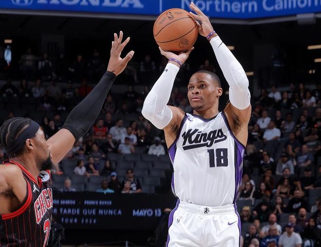 威少三双创纪录力压东契奇文班亚马当选今日最