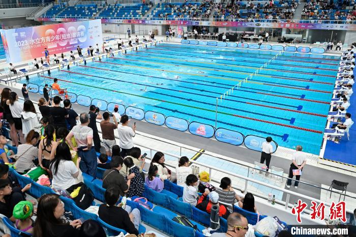 水立方青少年短池游泳邀请赛圆满落幕 为青少年