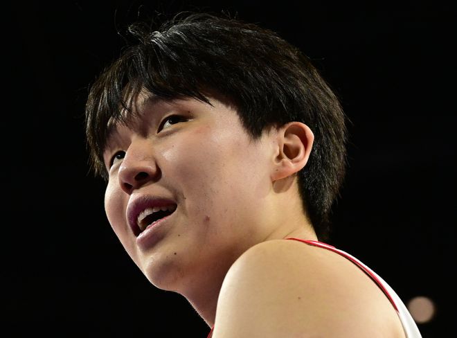 杨瀚森砍20+10率队暂胜 马刺末节反超夺回优势