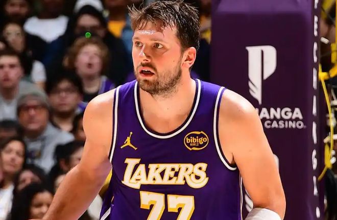 湖人强势压制骑士 东契奇42+12助球队取胜