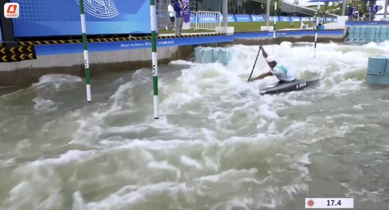 谢远聪勇夺亚运皮划艇激流回旋单人划艇金牌