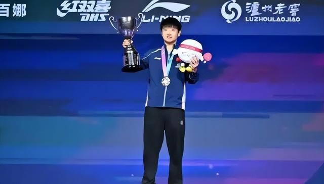 孙颖莎澳门世界杯女单决赛三连冠 历史首人突破