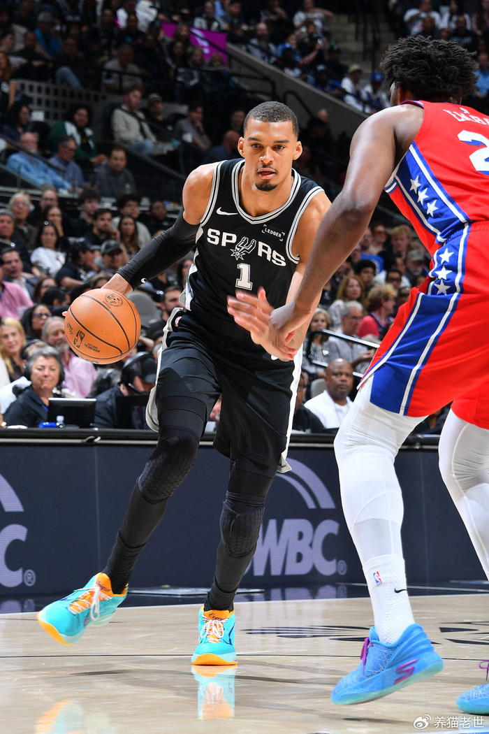 文班亚马肋骨挫伤无大碍 马刺胜76人达成60胜目标