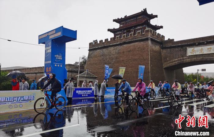 首届环山西三个一号旅游公路自行车赛在朔州右